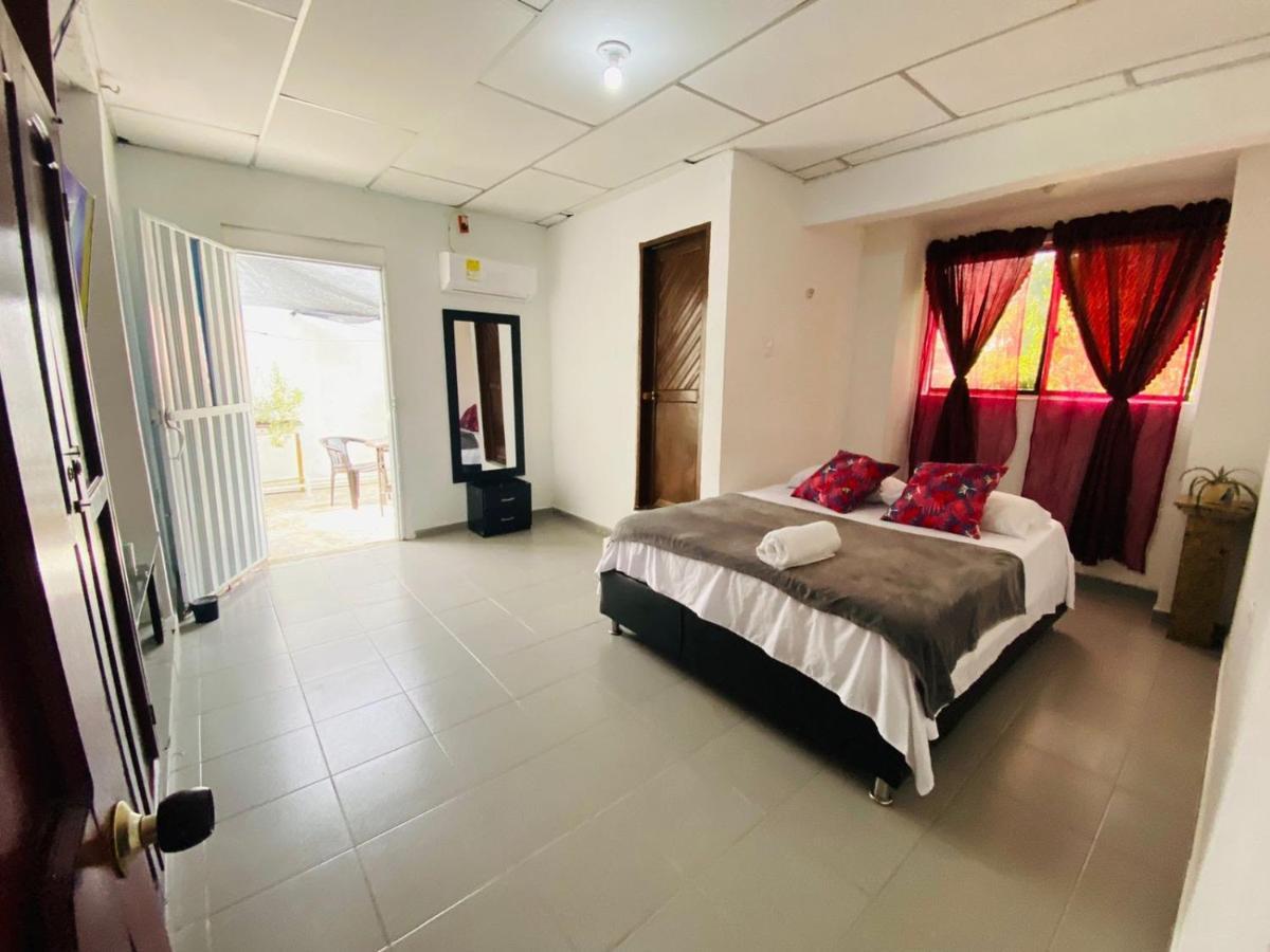 Urbanizacion Buenavista - Av Crisanto Luque Hotel Cartagena Exterior photo